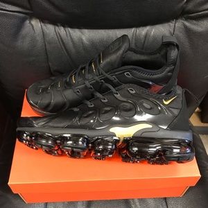 Nike Vapormax Plus Men’s Size 11 Black/Gold